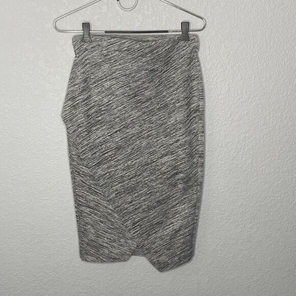 H&M Gray Stripes Print Tulip Midi Skirt Size Small - Picture 1 of 4